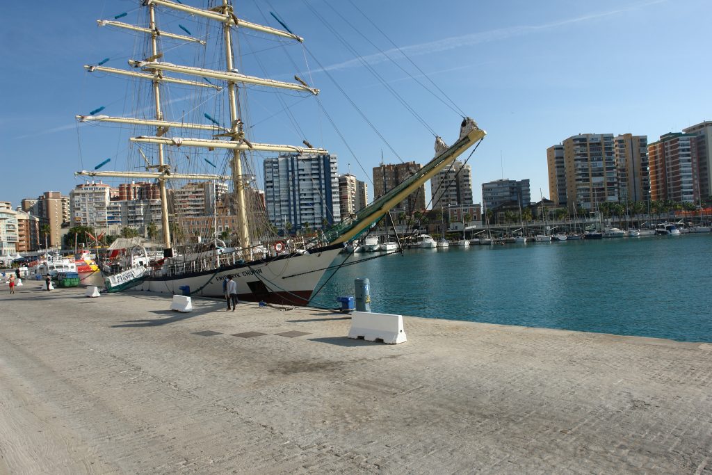 malaga-alcazaba-zwiedzanie malaga-port-zwiedzanie
